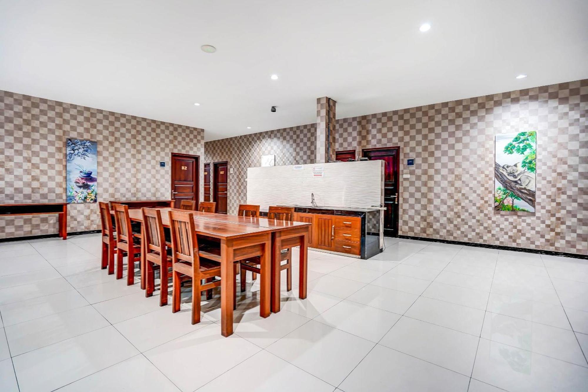 Oyo 90889 Dkb Residence سورابايا المظهر الخارجي الصورة