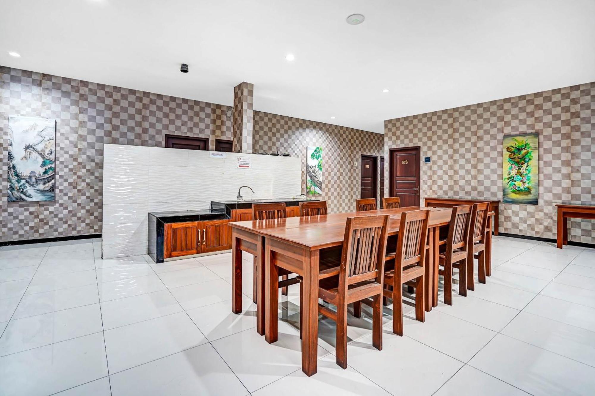 Oyo 90889 Dkb Residence سورابايا المظهر الخارجي الصورة
