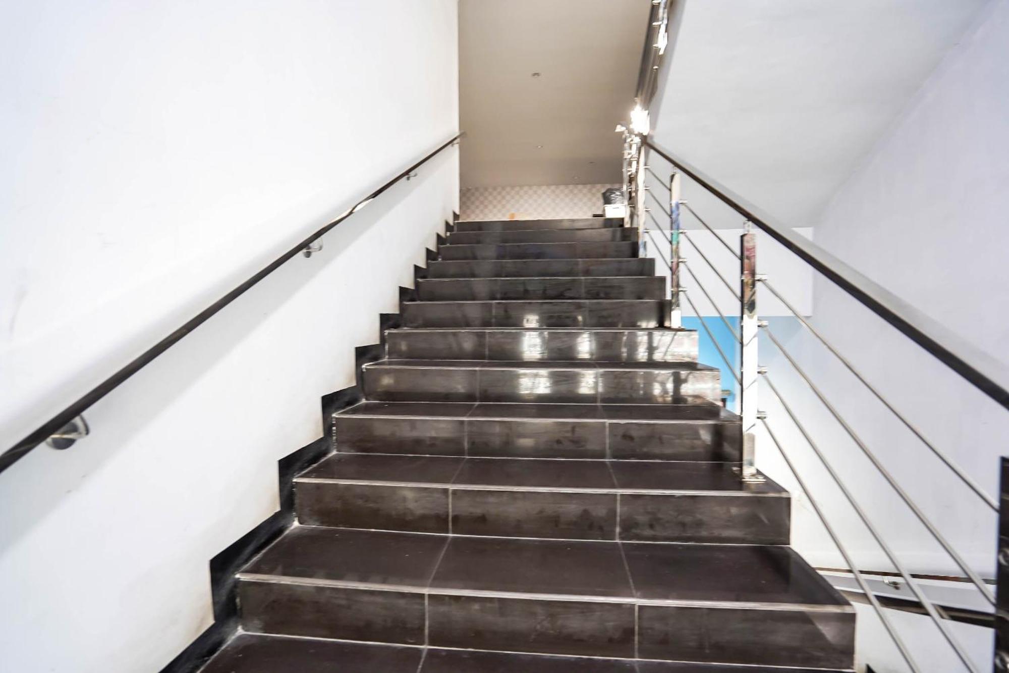 Oyo 90889 Dkb Residence سورابايا المظهر الخارجي الصورة