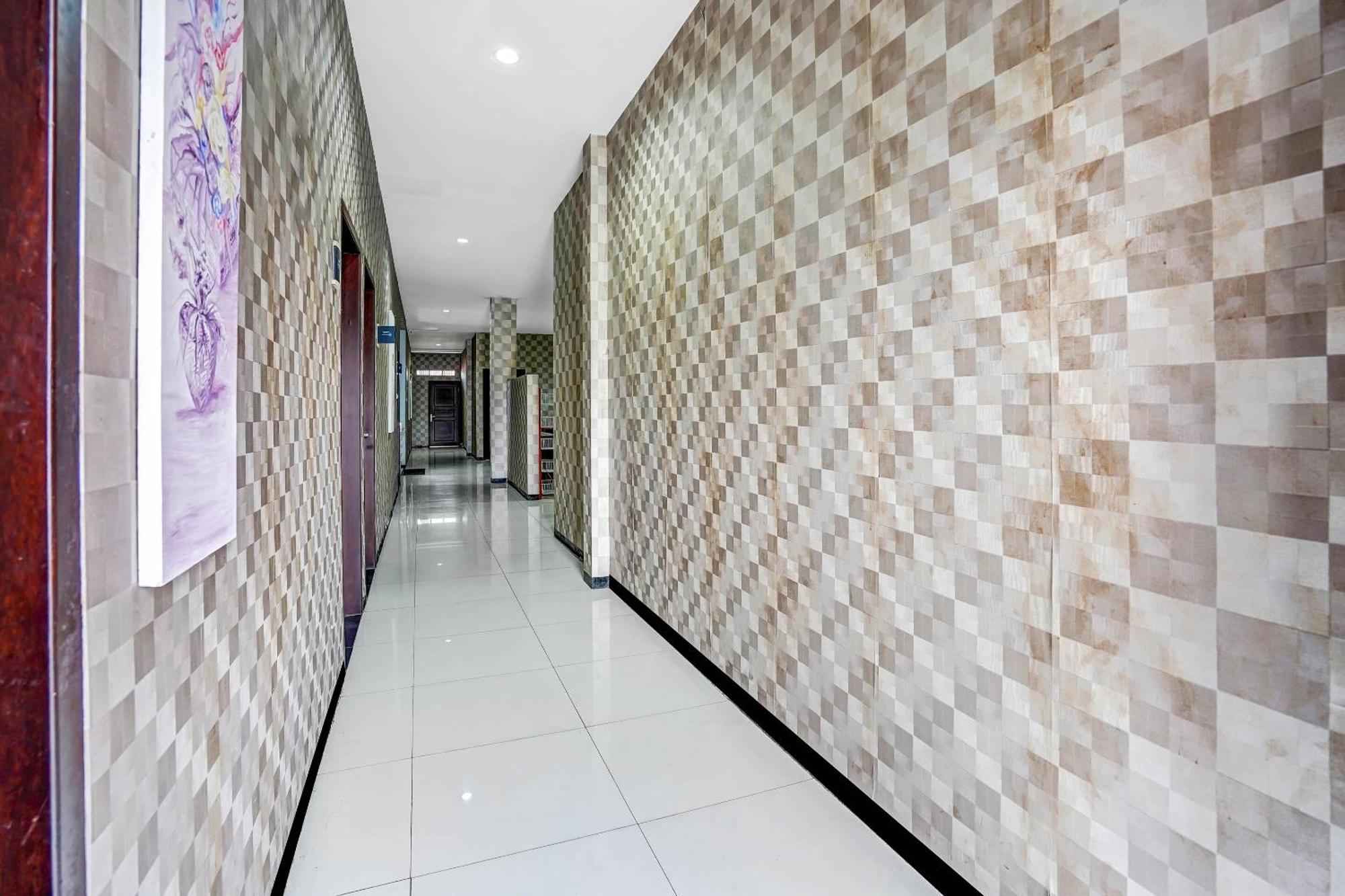 Oyo 90889 Dkb Residence سورابايا المظهر الخارجي الصورة