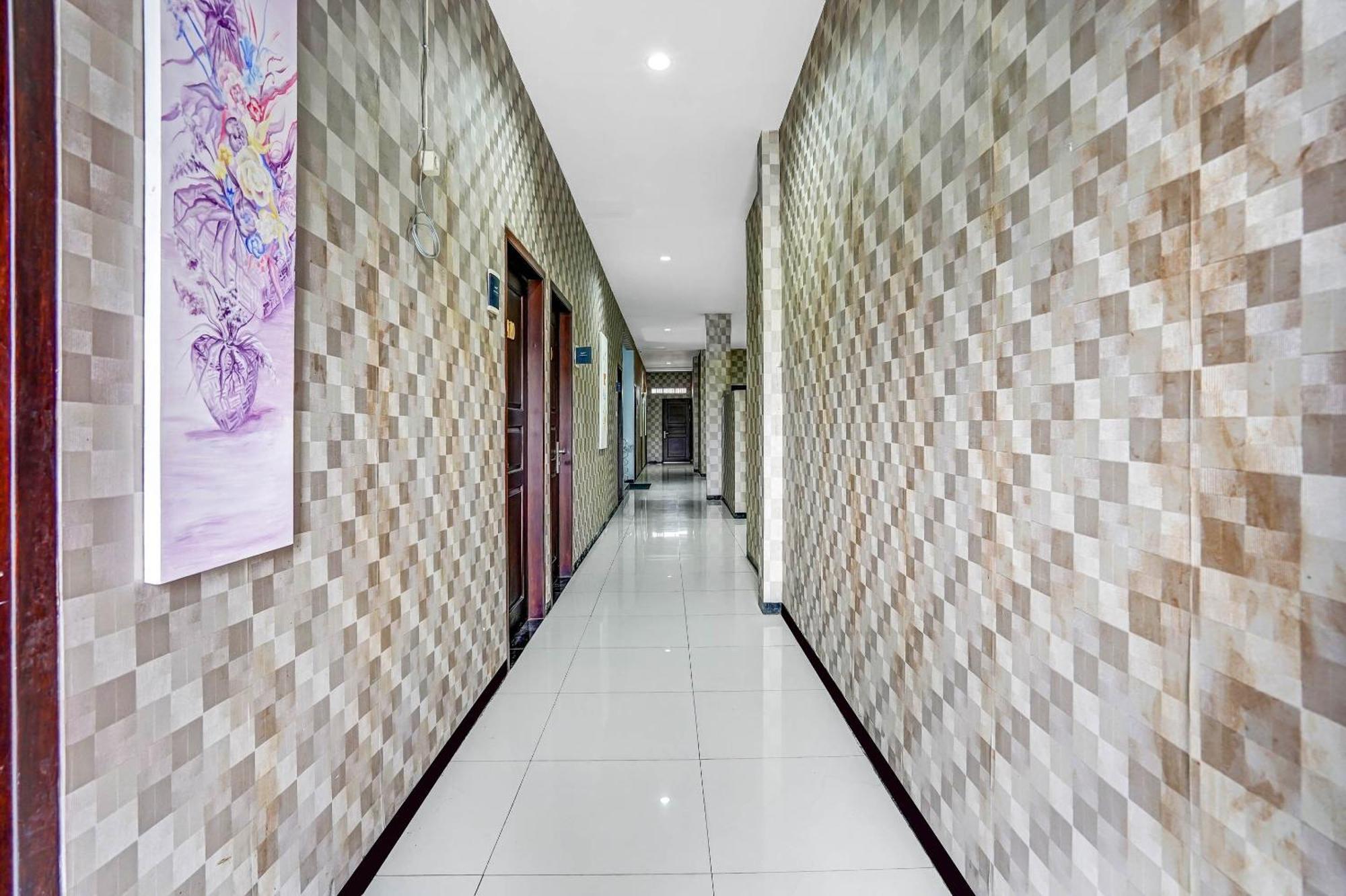 Oyo 90889 Dkb Residence سورابايا المظهر الخارجي الصورة