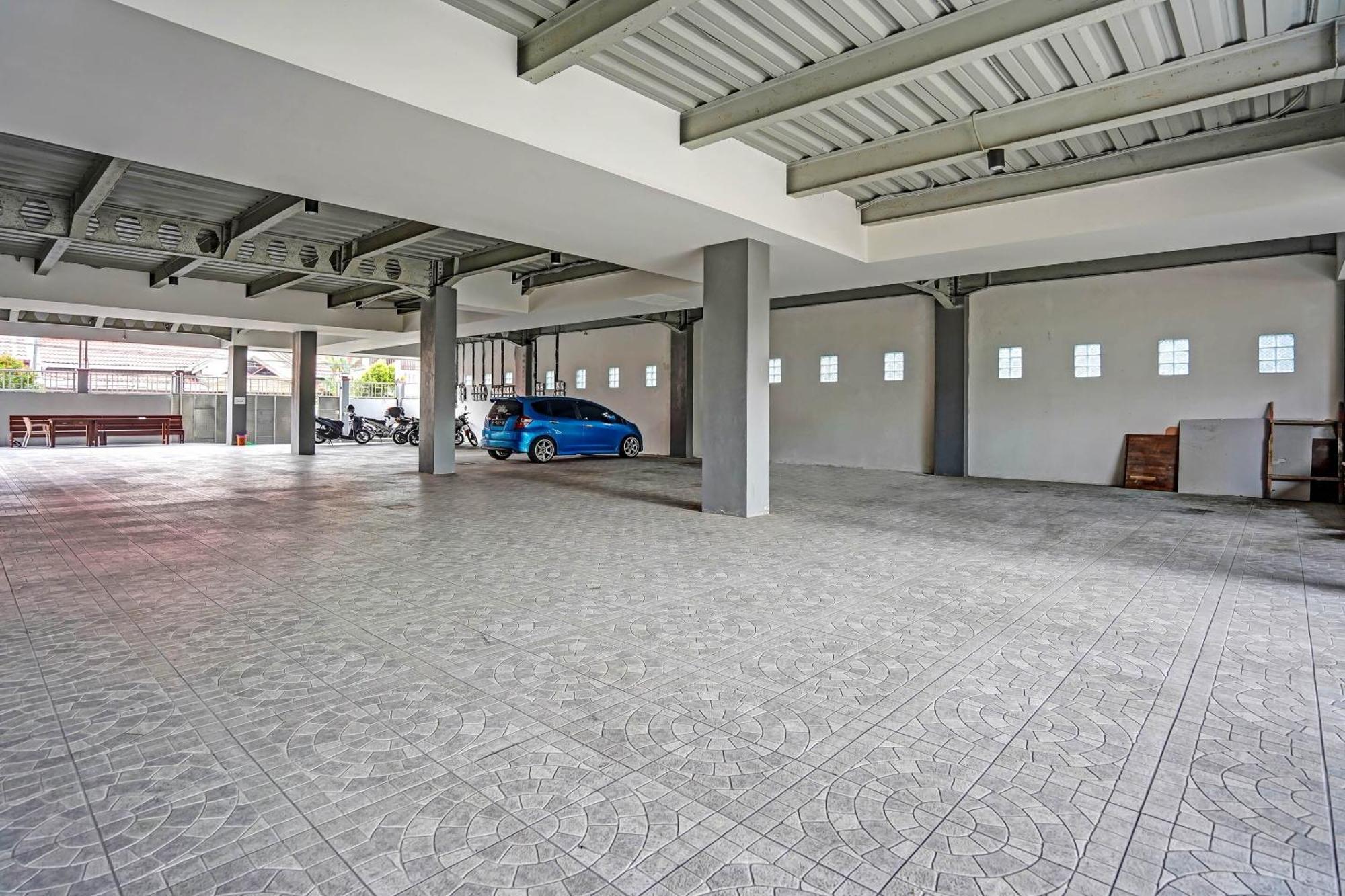 Oyo 90889 Dkb Residence سورابايا المظهر الخارجي الصورة