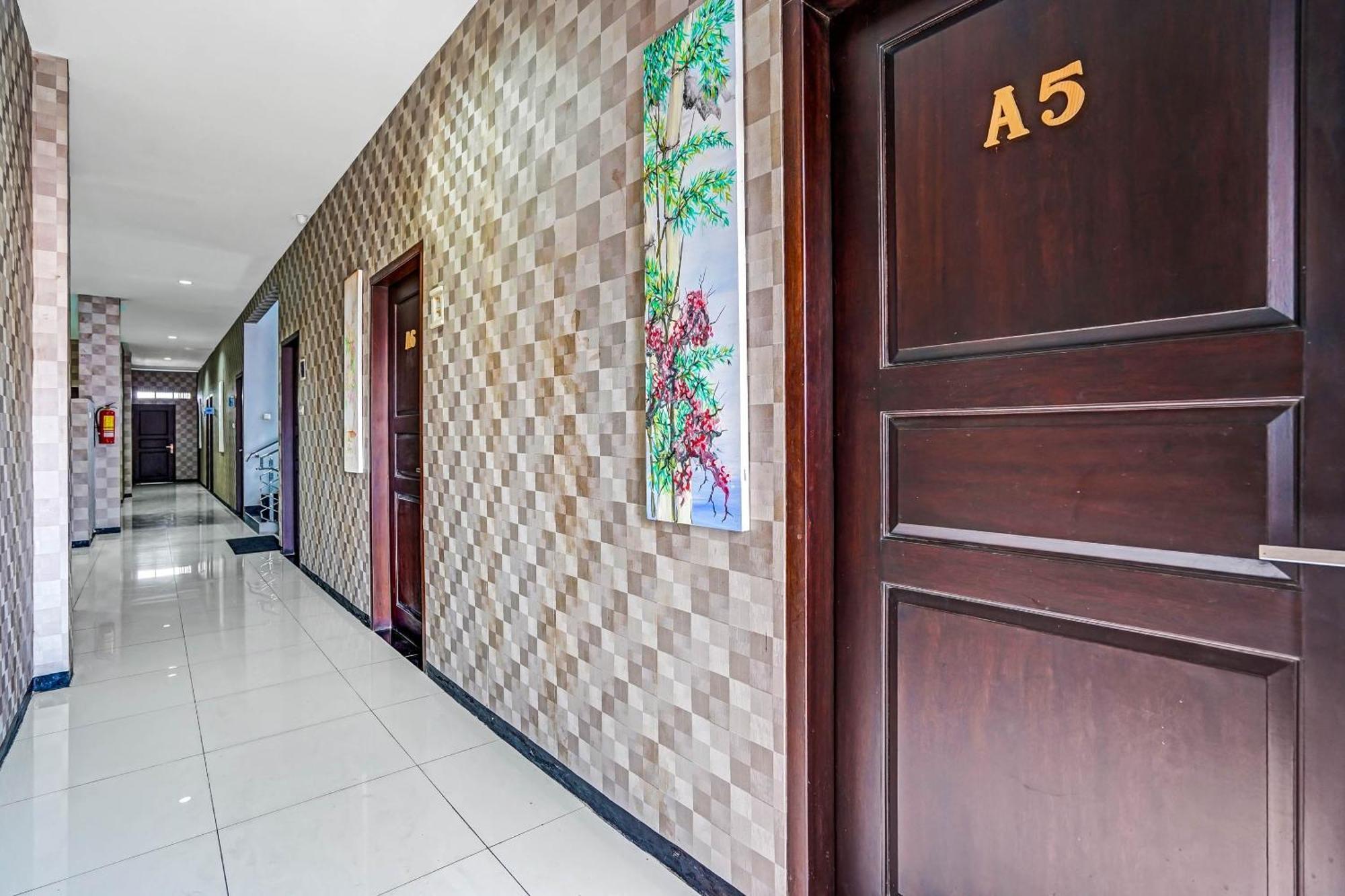 Oyo 90889 Dkb Residence سورابايا المظهر الخارجي الصورة